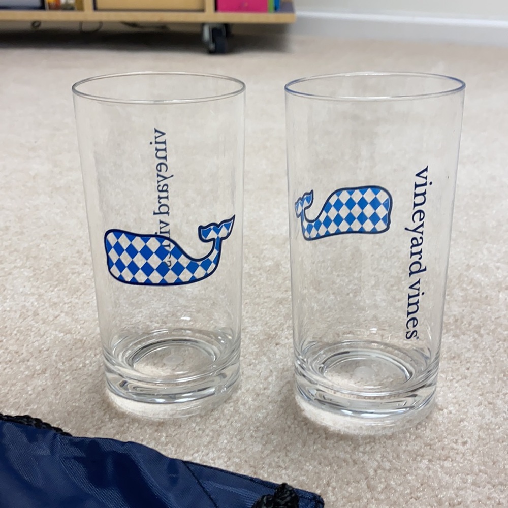 Vineyard Vines plastic tumblers - set of 4 - Picture 2 of 4